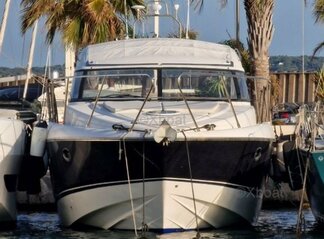 Princess This V48 Sport is a Sports Motorboat from BILD 1