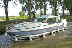 Nicols Grand Confort 1100 (powerboat)