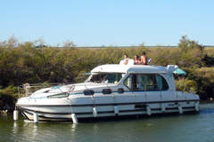 Nicols Sedan 1160 (powerboat)