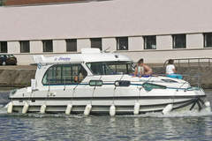 Nicols Sedan 1170 (powerboat)