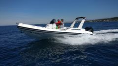 Joker Boat Clubman 28 2x200 Mercury V6 BILD 2