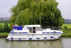 Les Canalous Tarpon 37DP (powerboat)