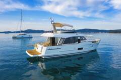 Greenline 48 Fly (powerboat)