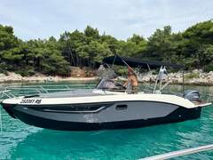 Trimarchi Dylet 85 (powerboat)